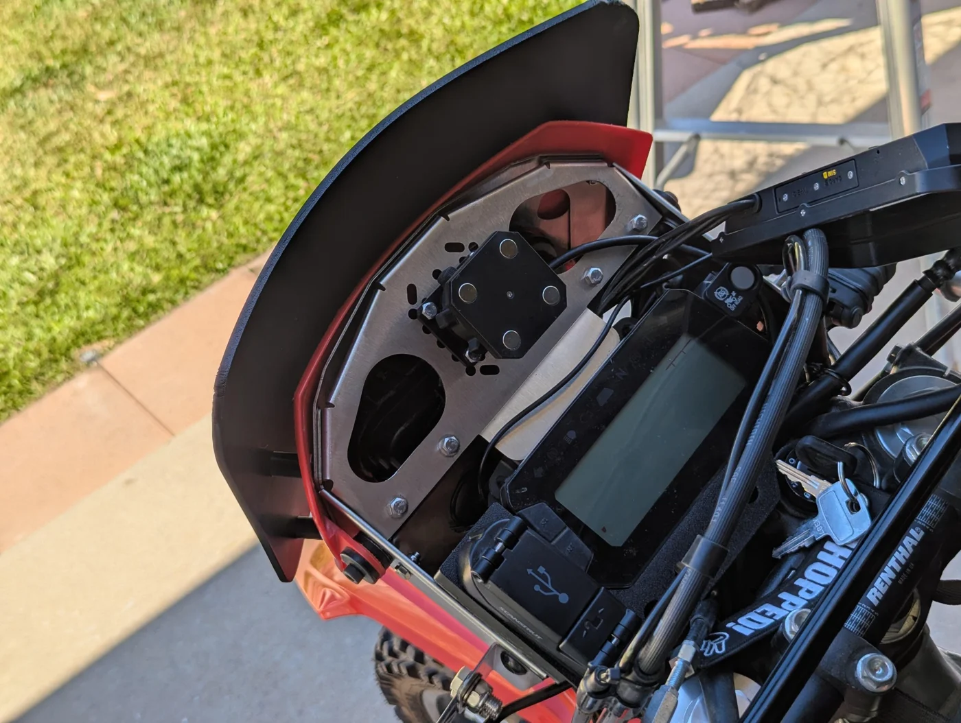 Navigation mounting area and dash panel with the navigation device removed